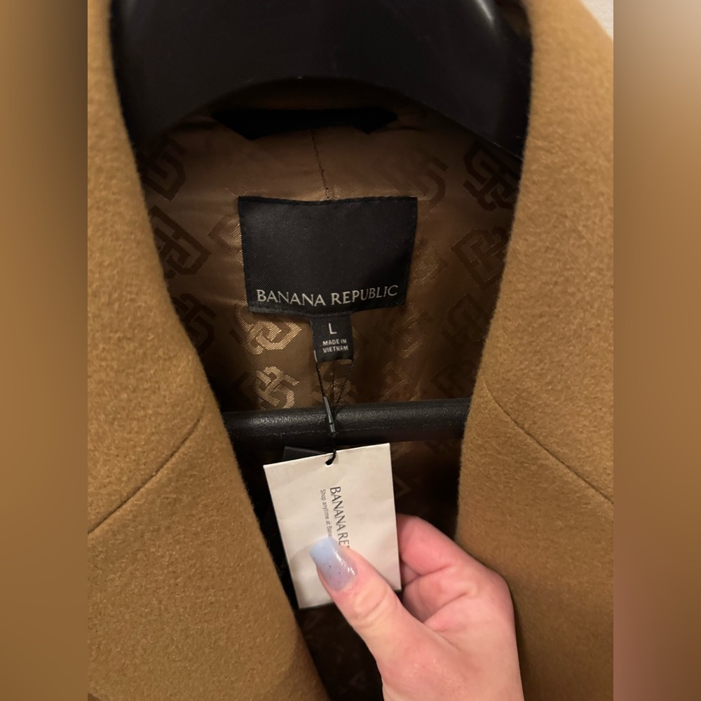 Banana Republic Men’s Tan Trench Coat - Picture 4 of 6